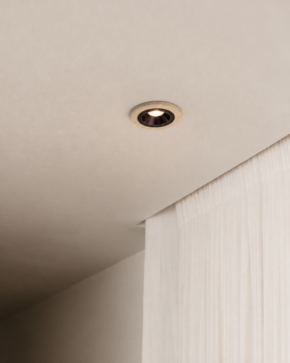 Torva | Travertine Plafondspot