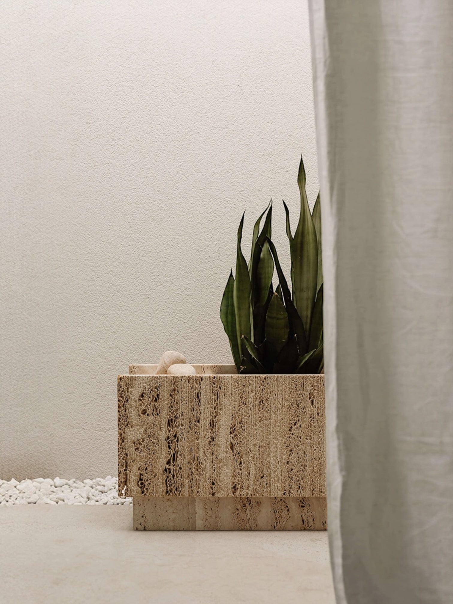 Lido | Travertine planter