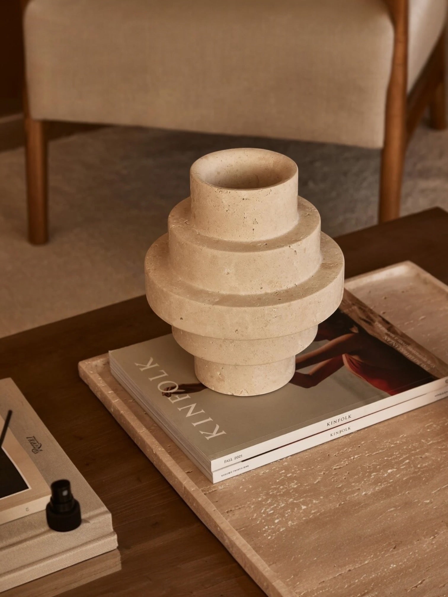 Hiro | Travertine vase medium