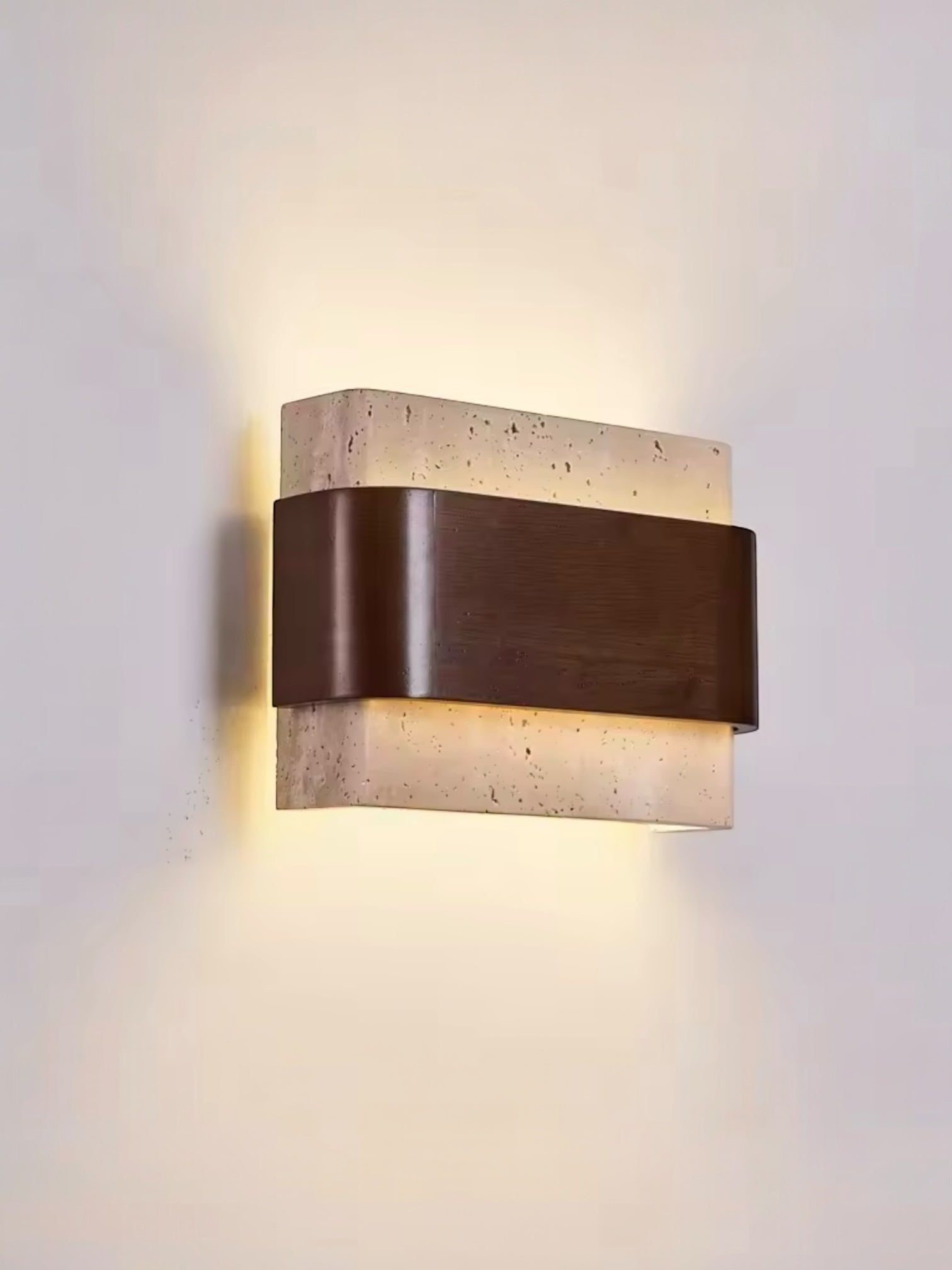 Sera | Limited edition travertine wandlamp