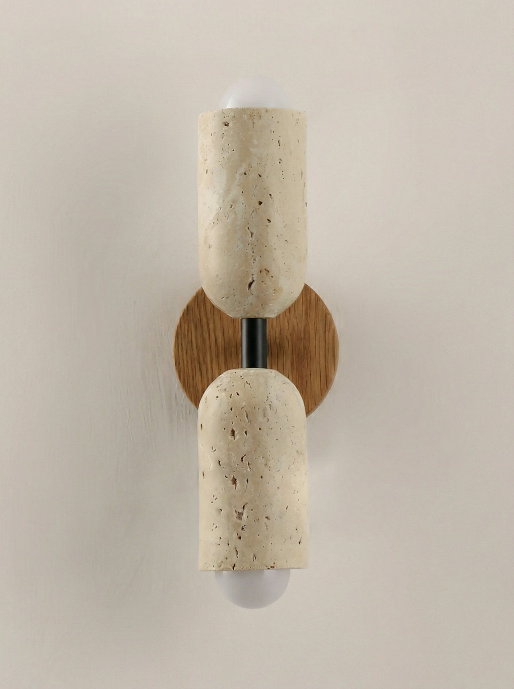 Firosa | Eiken travertine wandlamp