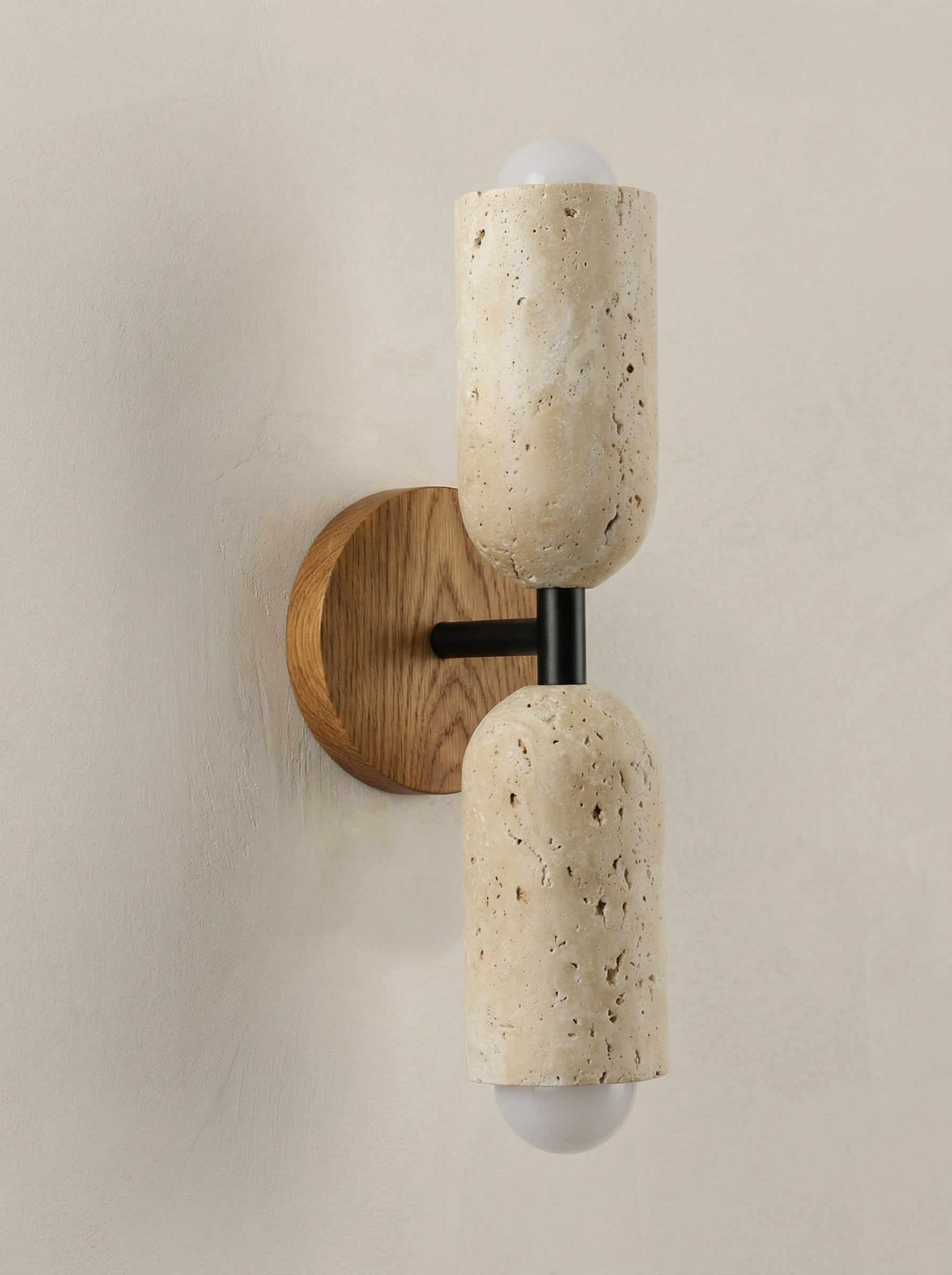 Firosa | Eiken travertine wandlamp