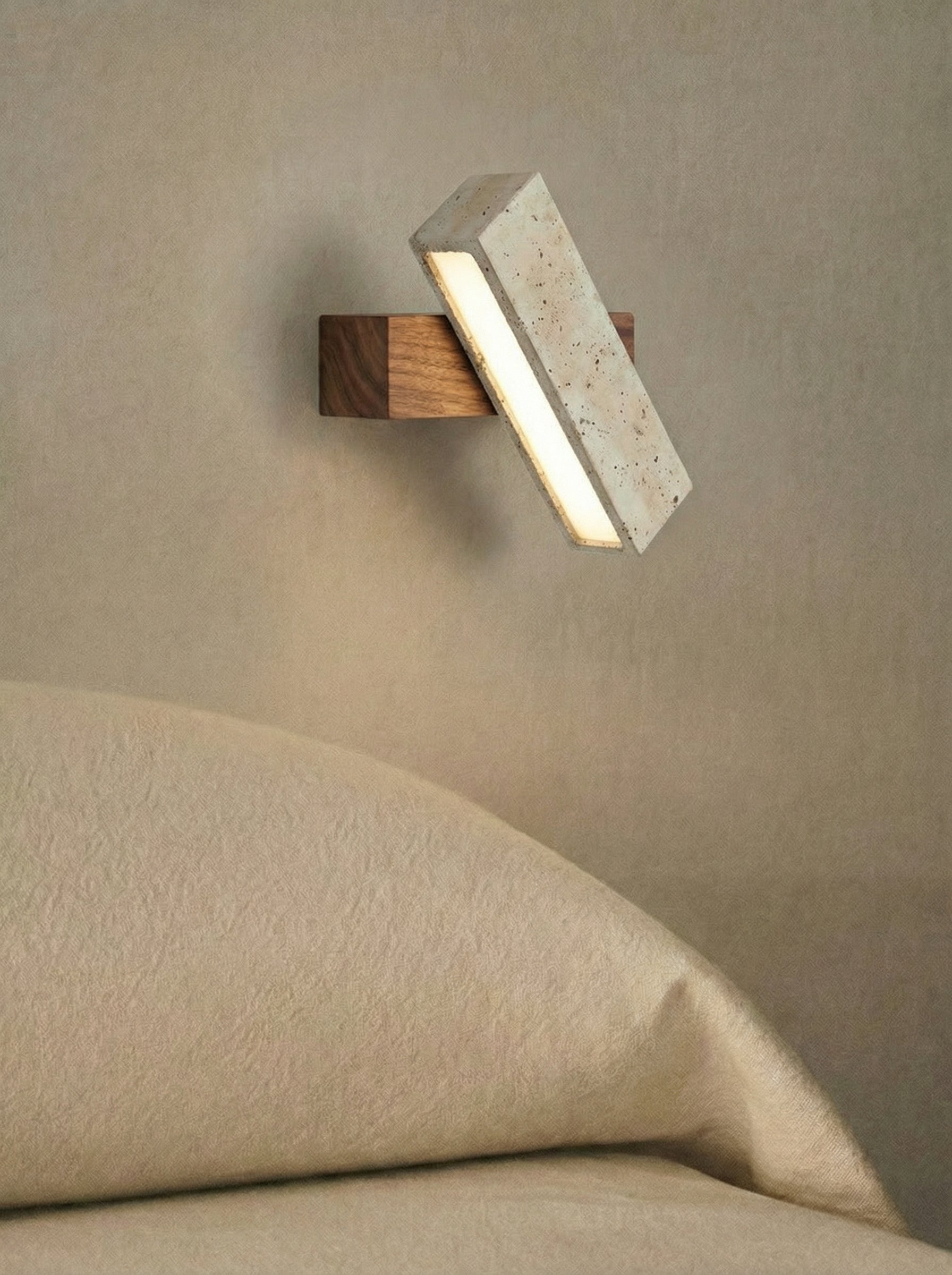 Mano | Travertine wandlamp noten