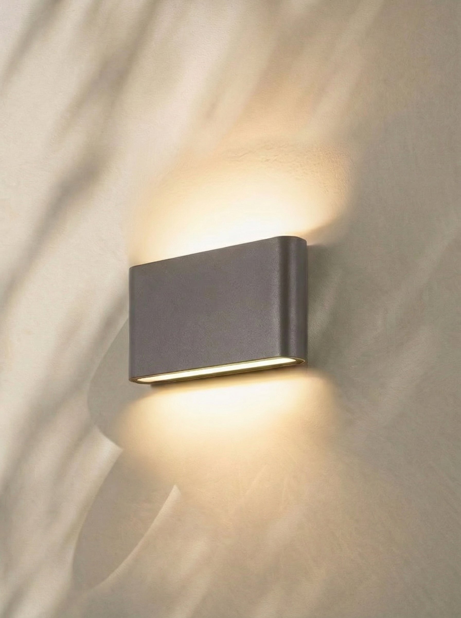 Avero | Moderne zilver in/outdoor Wandlamp