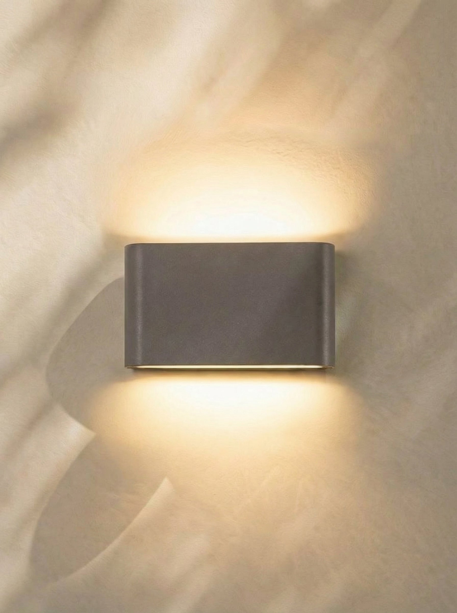 Avero | Moderne zilver in/outdoor Wandlamp