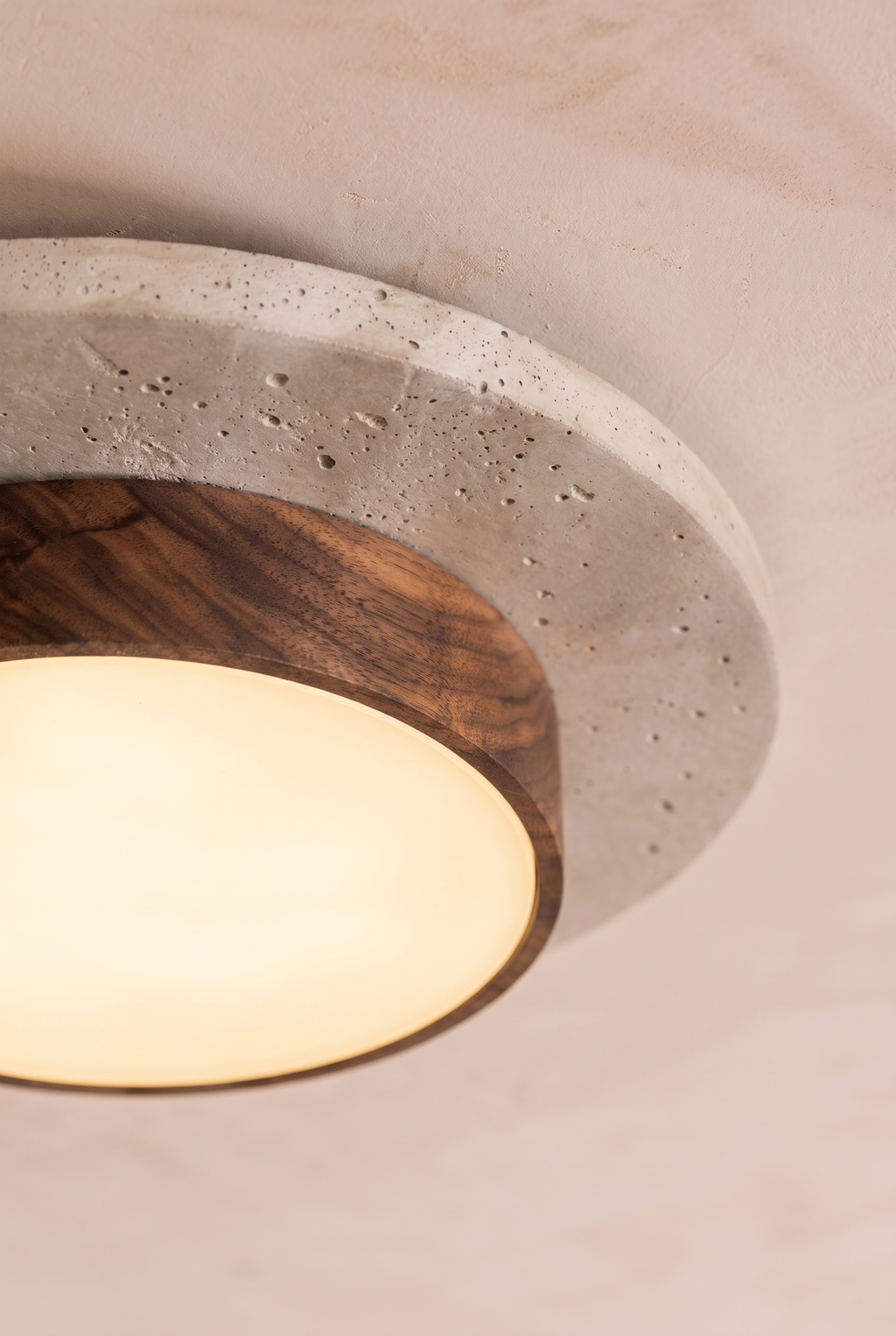 Soraia | Ronde Travertine plafondlamp Noten