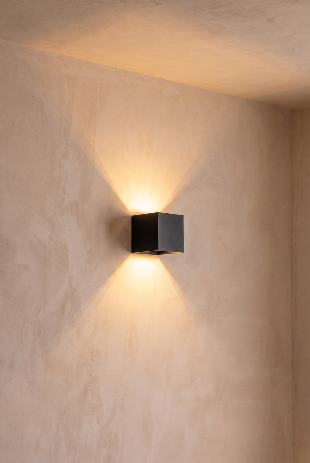 Merlis | wandlamp zwart in/outdoor