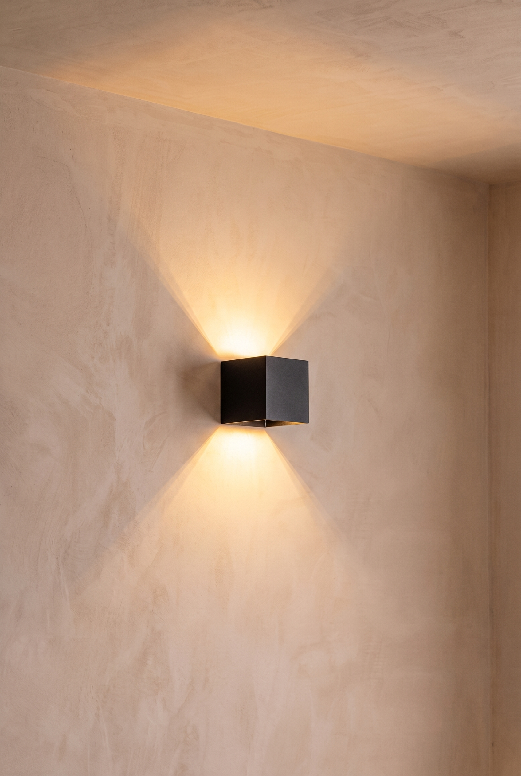Merlis | wandlamp zwart in/outdoor