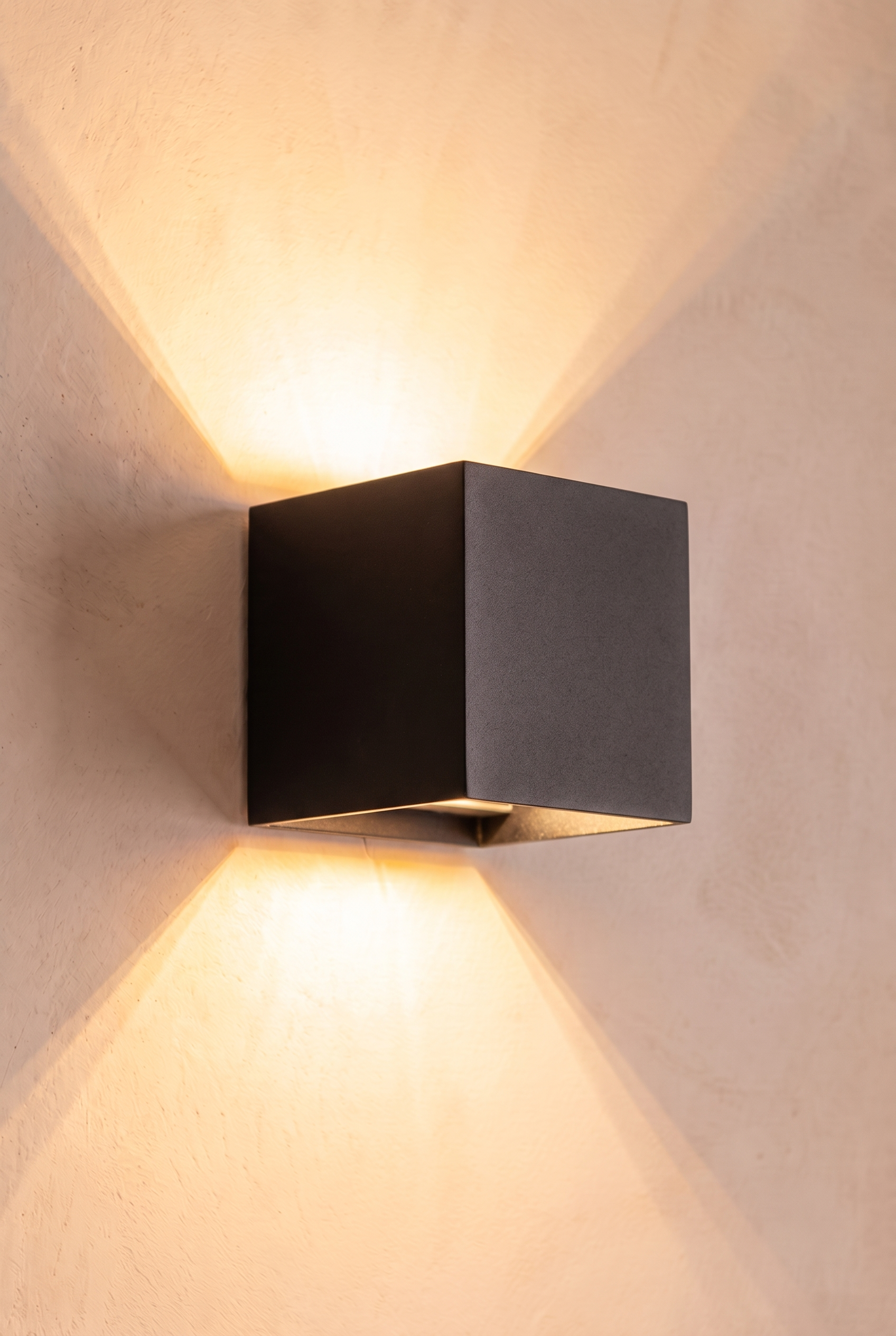Merlis | wandlamp zwart in/outdoor