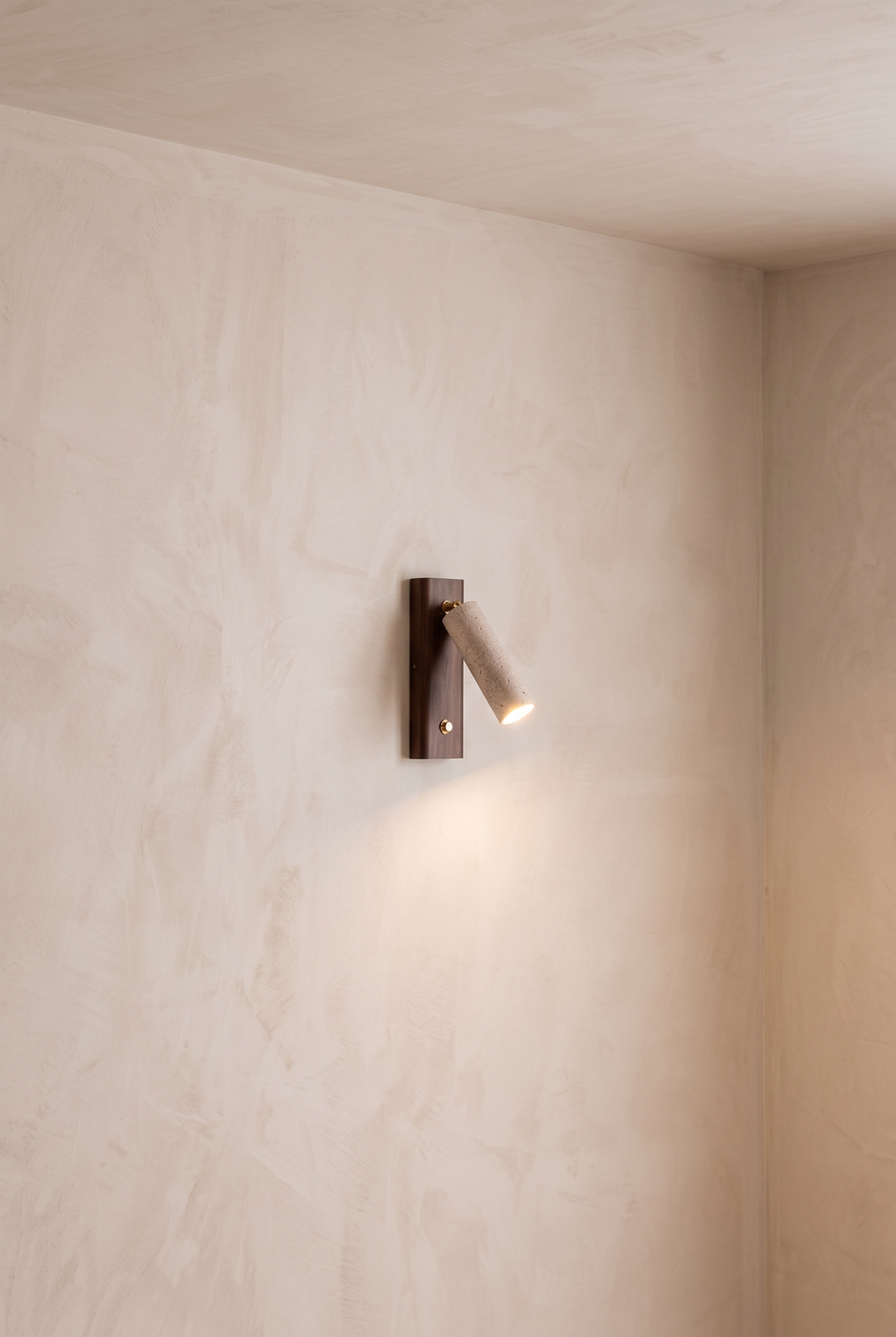 Valen | Wandlamp Travertine en noten