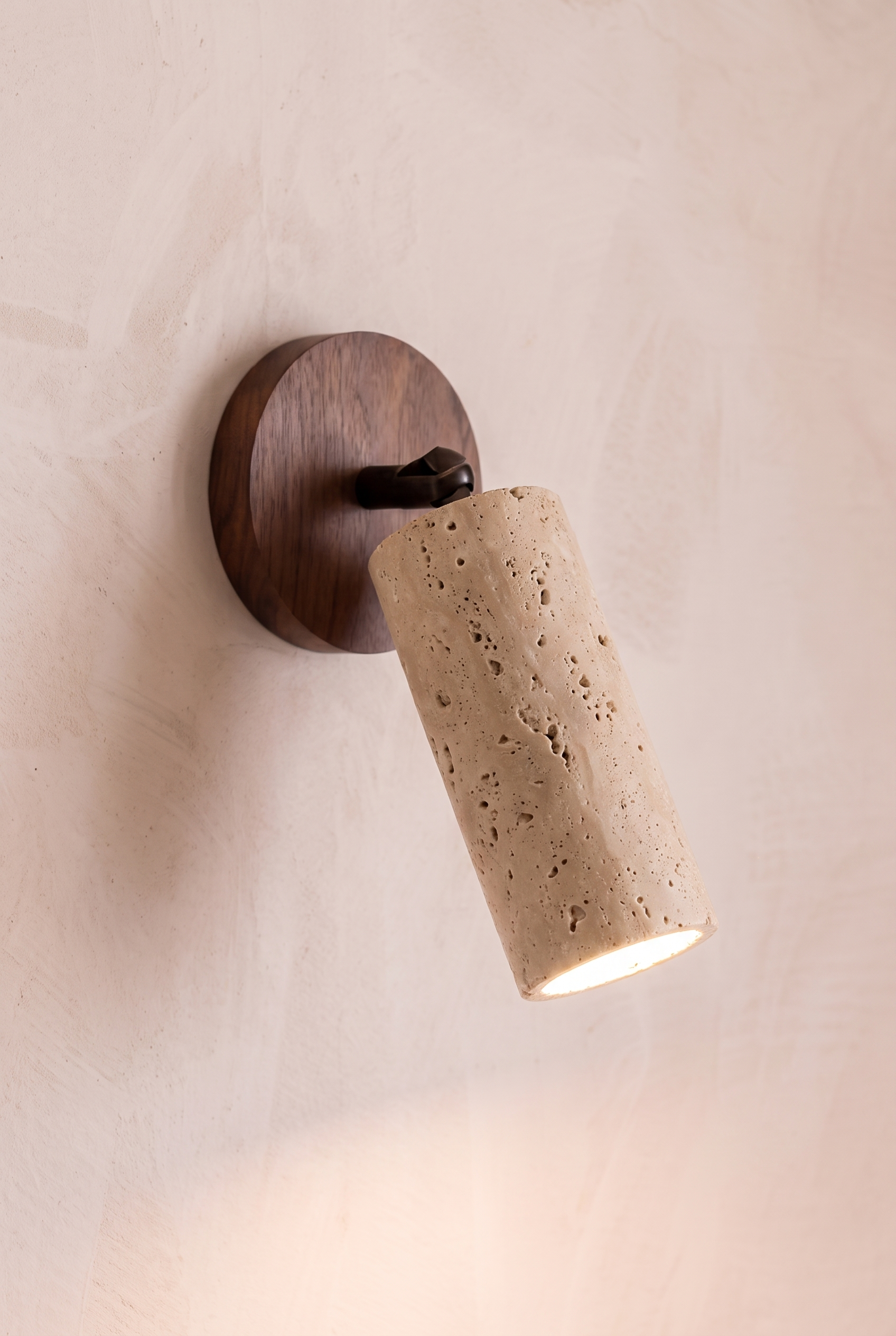 Mane | Wandlamp Travertine en noten