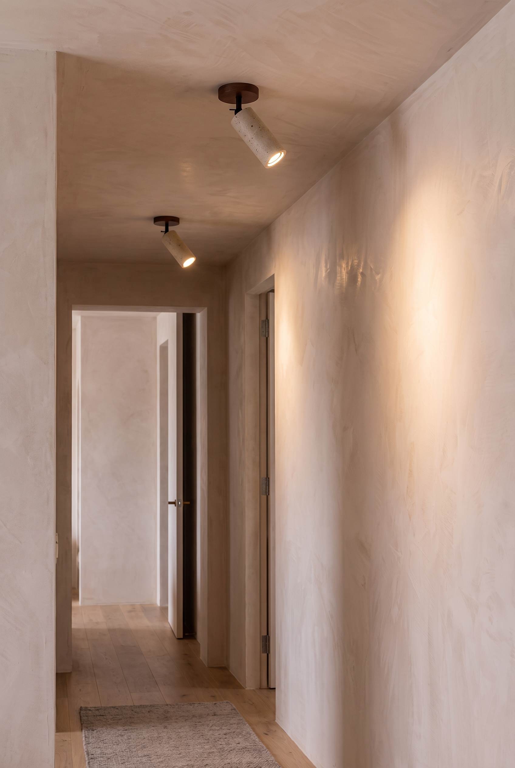 Mane | Wandlamp Travertine en noten