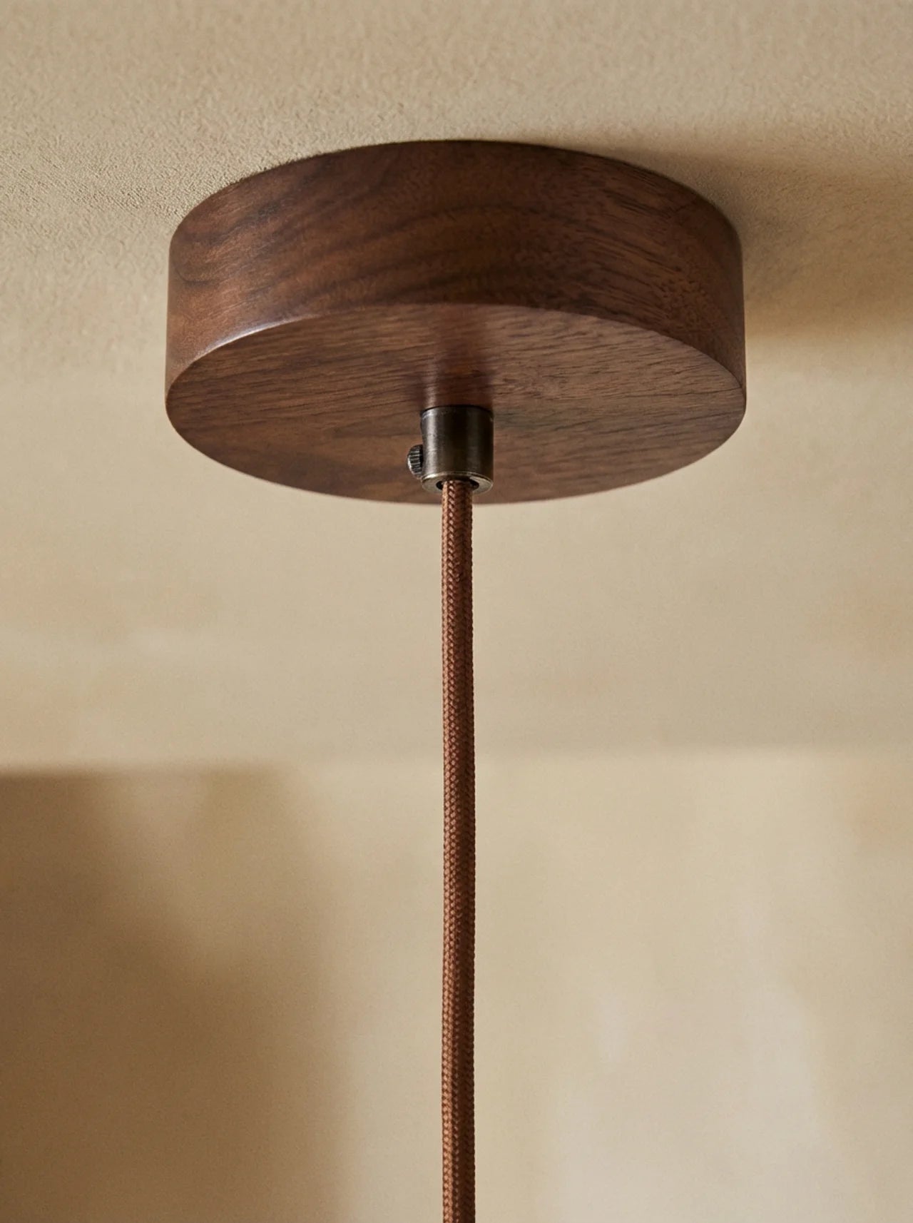 Jaza | Runde Pendelleuchte aus Travertin