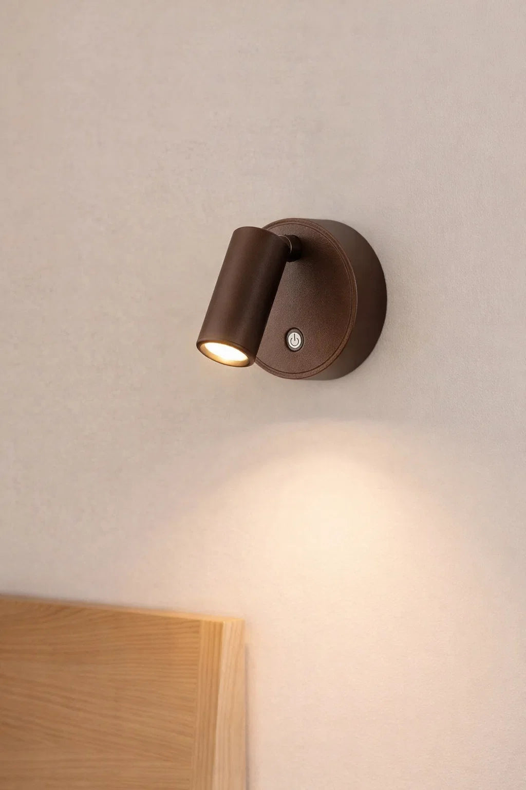 Numila | Oplaadbare wandlamp ( plakbaar )